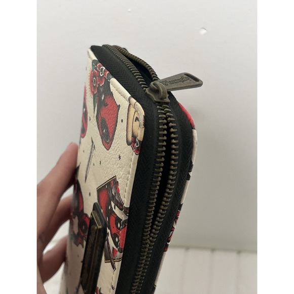 Loungefly Marvel Deadpool Tattoo Print Zip Around Wallet broken zipper - Picture 3 of 3